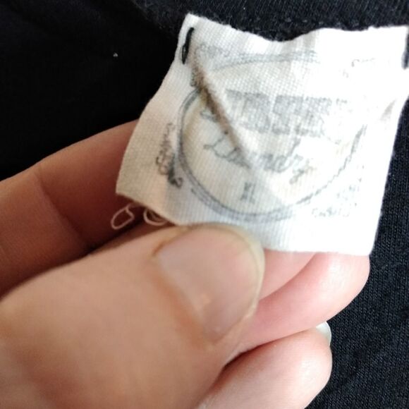 Dirtee laundry tee   - Picture 3 of 5